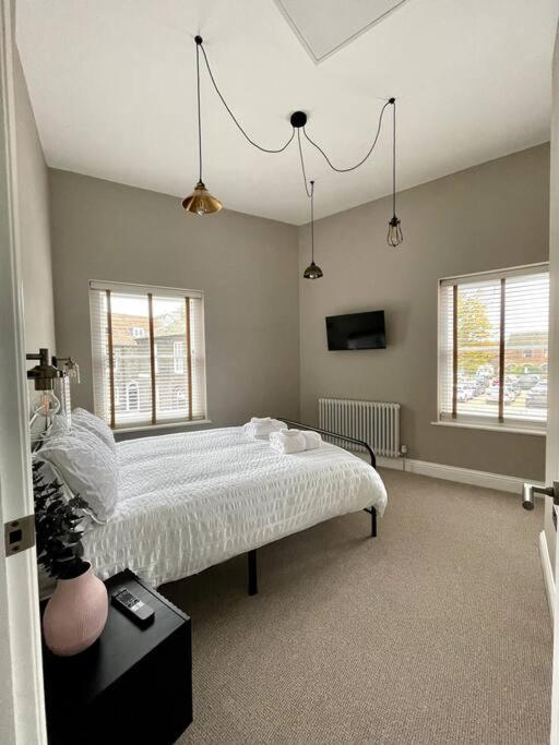 St Nicholas Corner - A New Unique Town Centre Home كينغز لين المظهر الخارجي الصورة